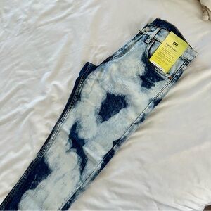 Levi’s skinny taper fit jeans